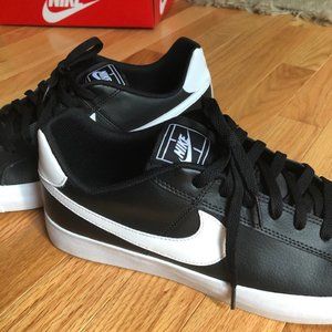 👟 Nike Court Royale sneaker NWOT